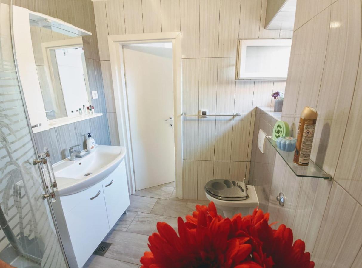 Glorianita Sweethome,Centro, Free Parking,Self Check- In シベニク エクステリア 写真