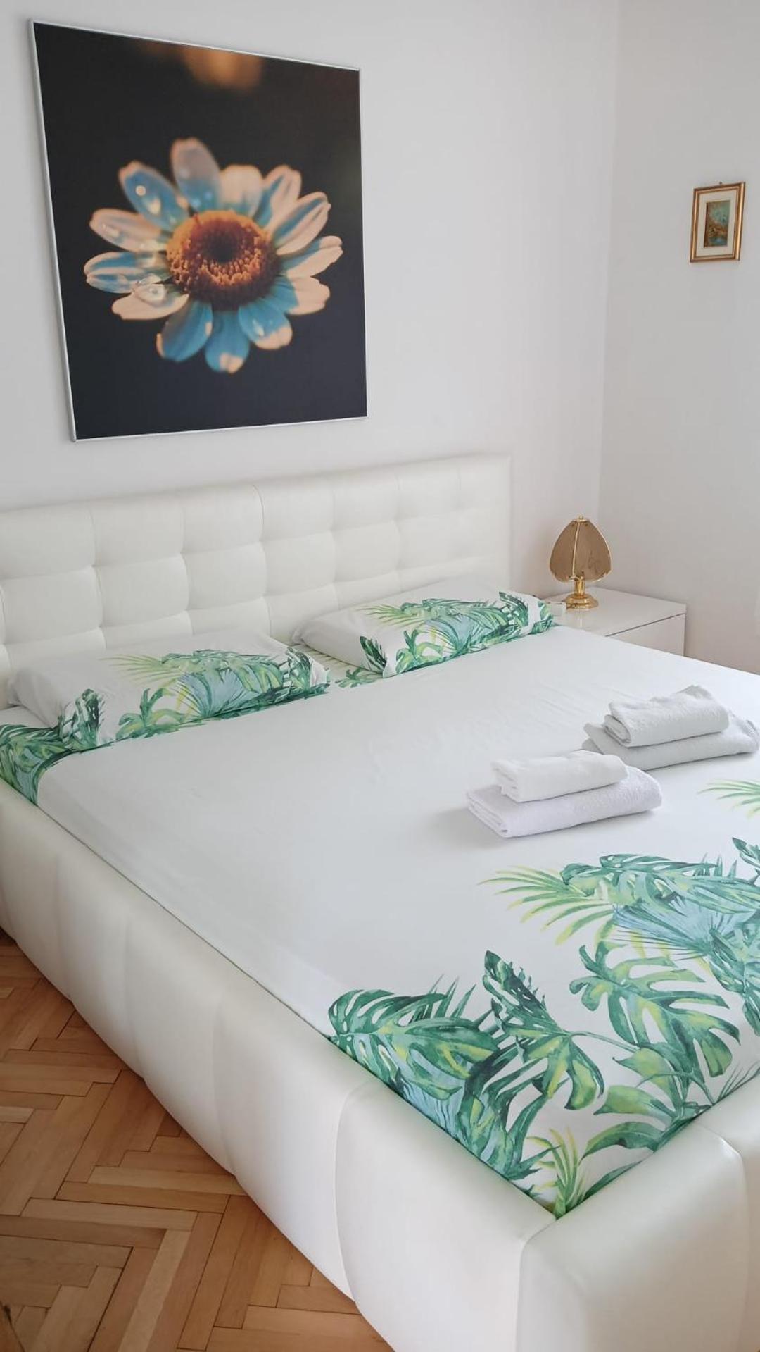 Glorianita Sweethome,Centro, Free Parking,Self Check- In シベニク エクステリア 写真